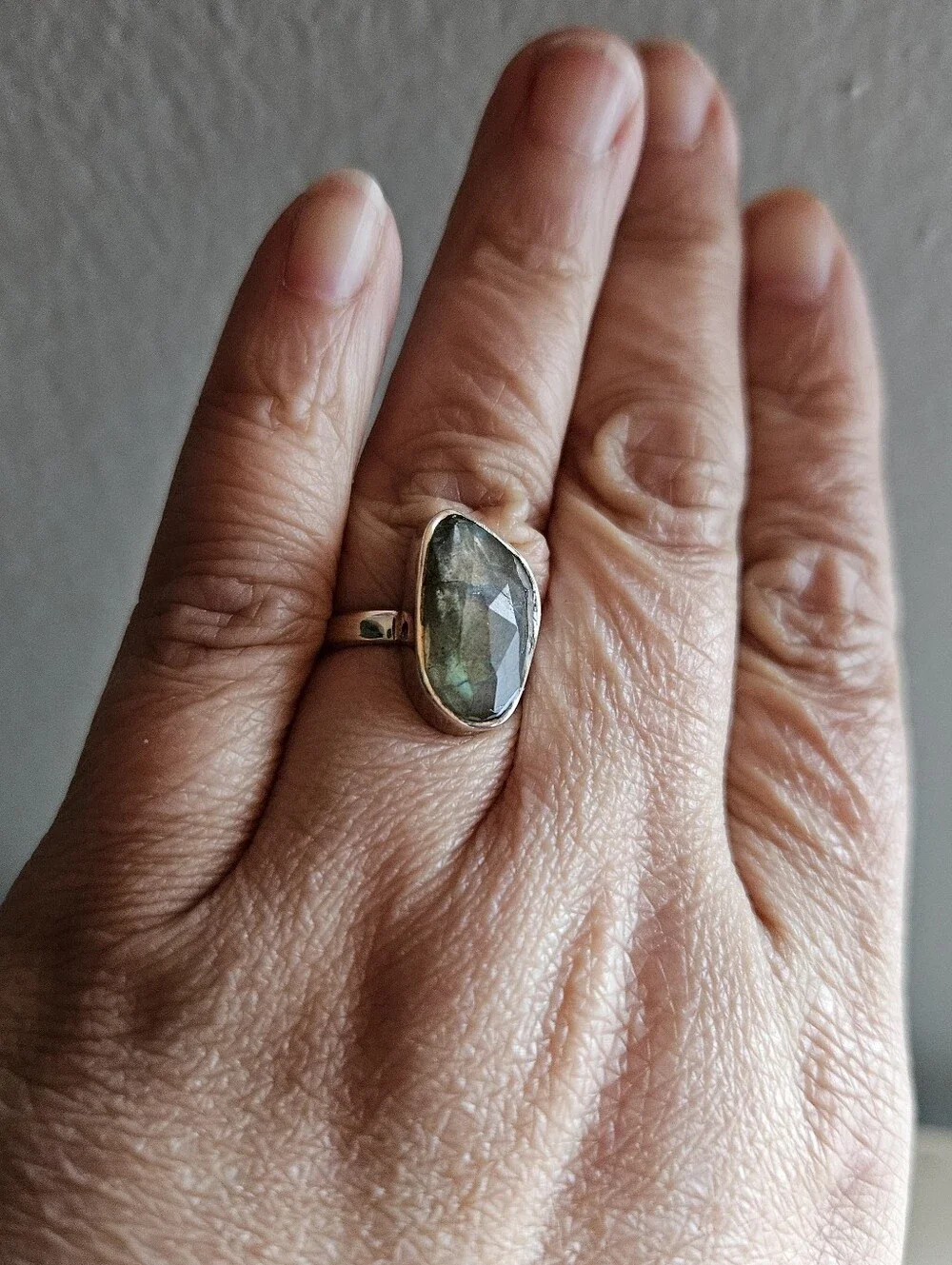 Green Labradorite Ring in Sterling Silver 925 – Faceted Labradorite - Picture 2 of 6